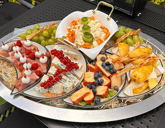 Uzkodu plate
